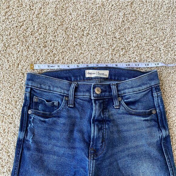 Gap Straight Leg Jeans Distressed size 26 - Picture 2 of 5